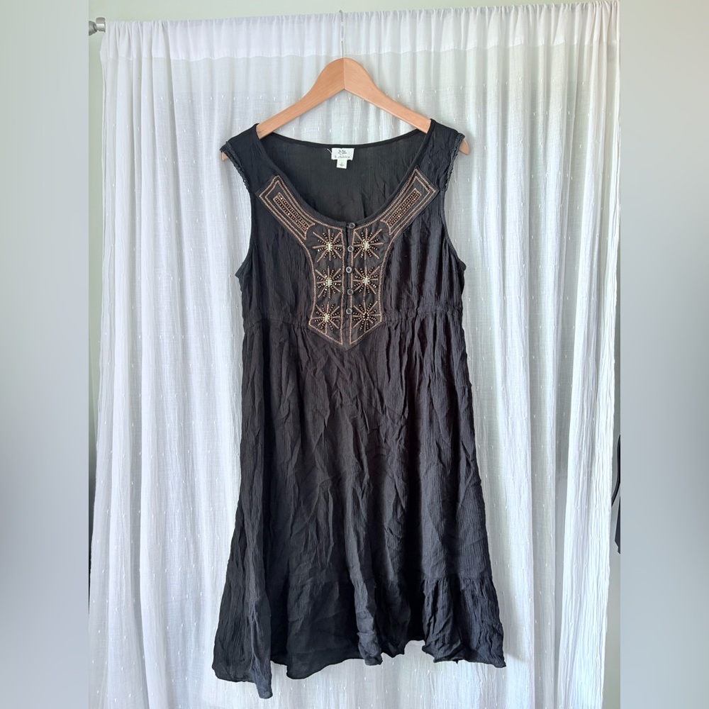 Embroidered Black Sleeveless Dress